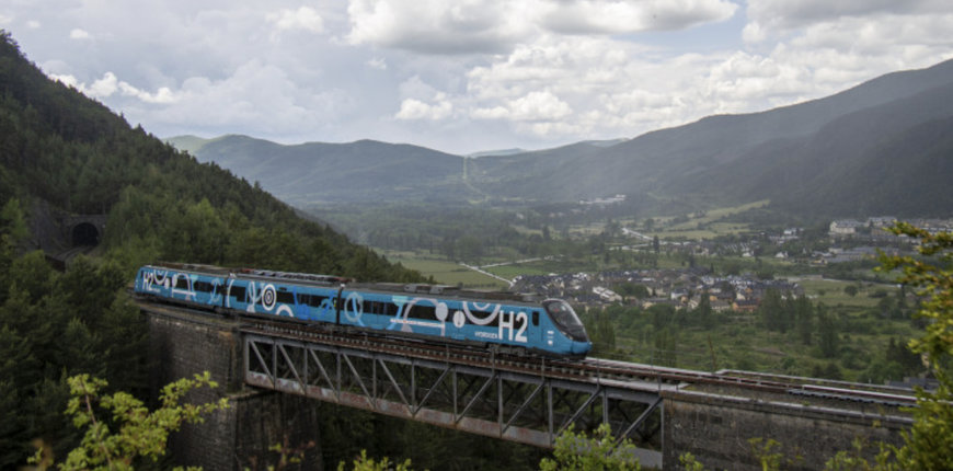 Toyota: FCH2Rail - el primer tren de hidrógeno se ha puesto a prueba en la red ferroviaria española